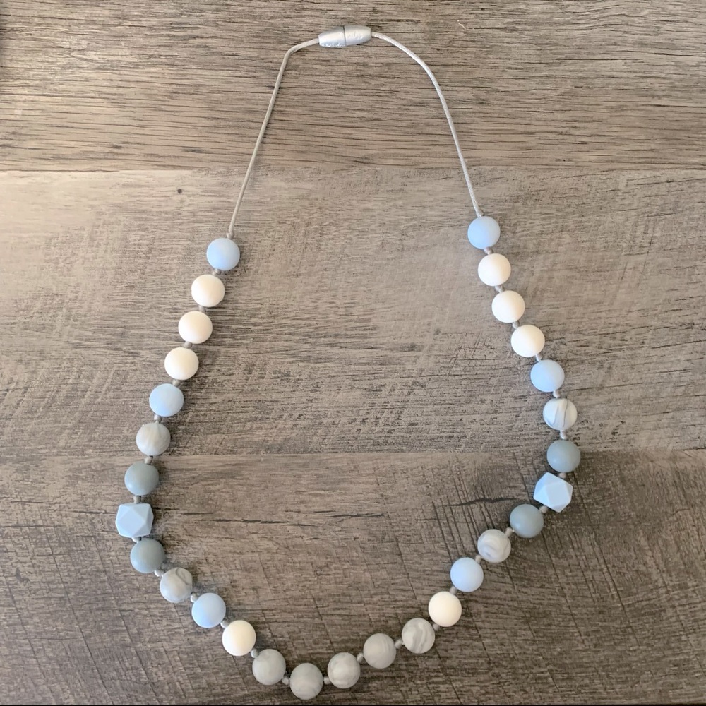 Itsy Ritzy teething necklace for mom